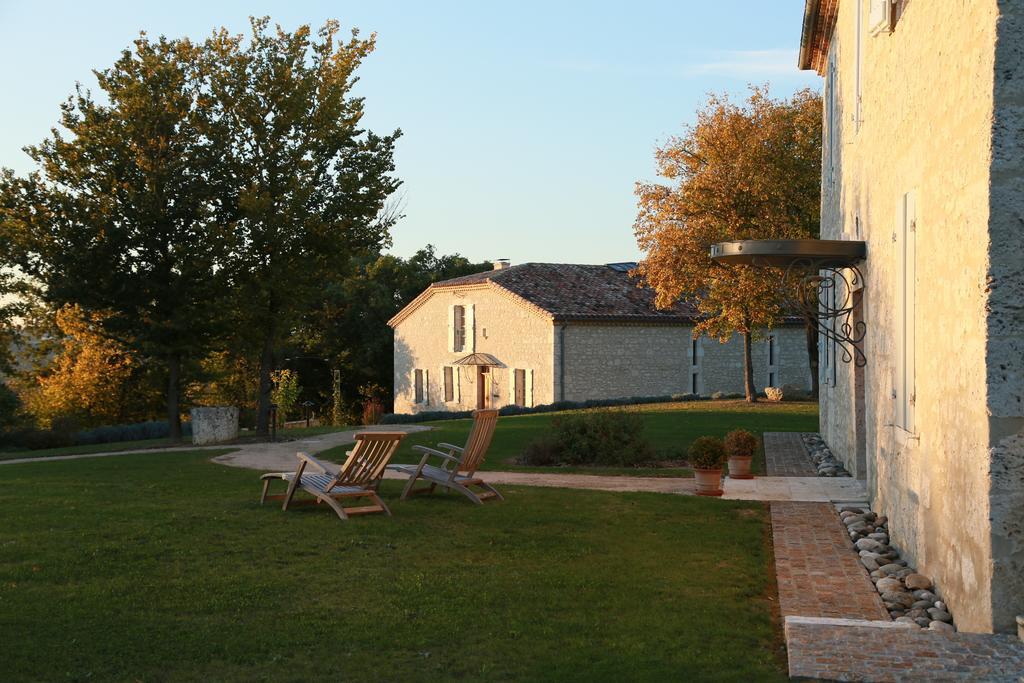 Chambres D'Hotes Domaine De Nazere Avezan Экстерьер фото