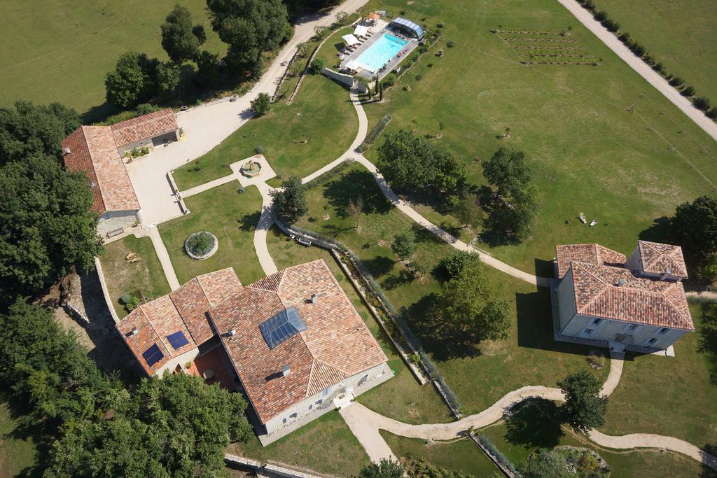 Chambres D'Hotes Domaine De Nazere Avezan Экстерьер фото