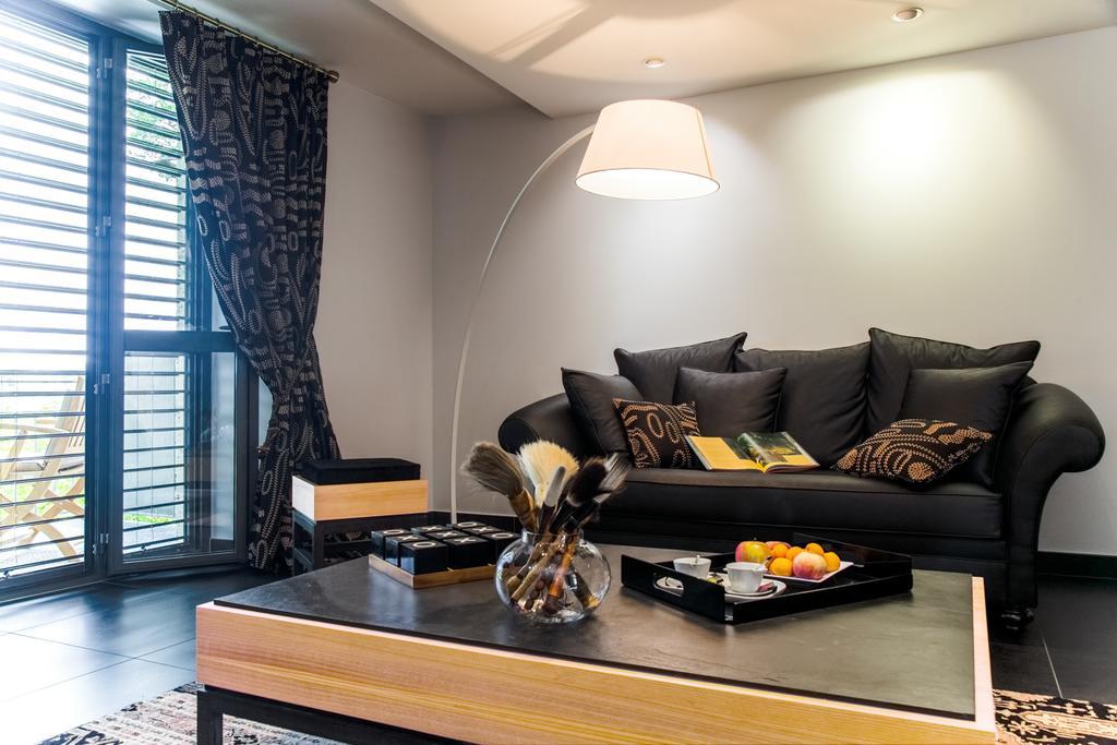 Chambres D'Hotes Domaine De Nazere Avezan Экстерьер фото