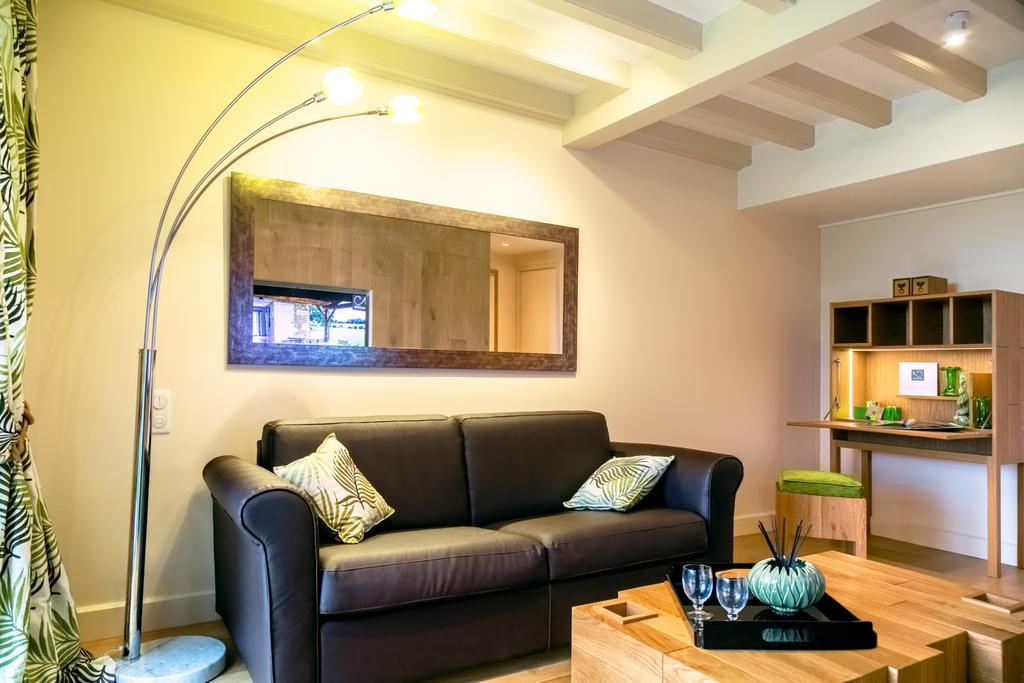 Chambres D'Hotes Domaine De Nazere Avezan Экстерьер фото